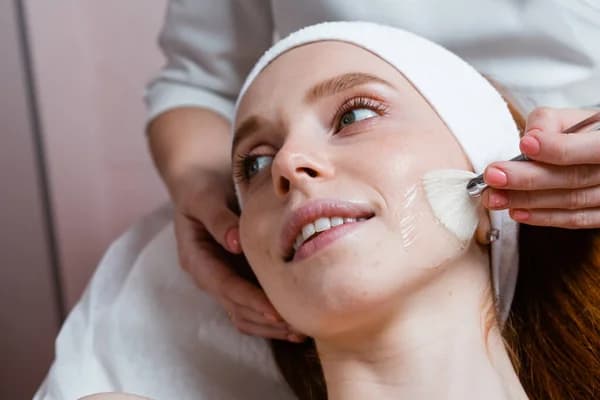 Cliniccare Skin Peel A chemical skin peel exfoliates the skin, encourage it to refresh and creates new skin cells. Stimulate your natural collagen with a skin peel. Call 0333 016 3500.